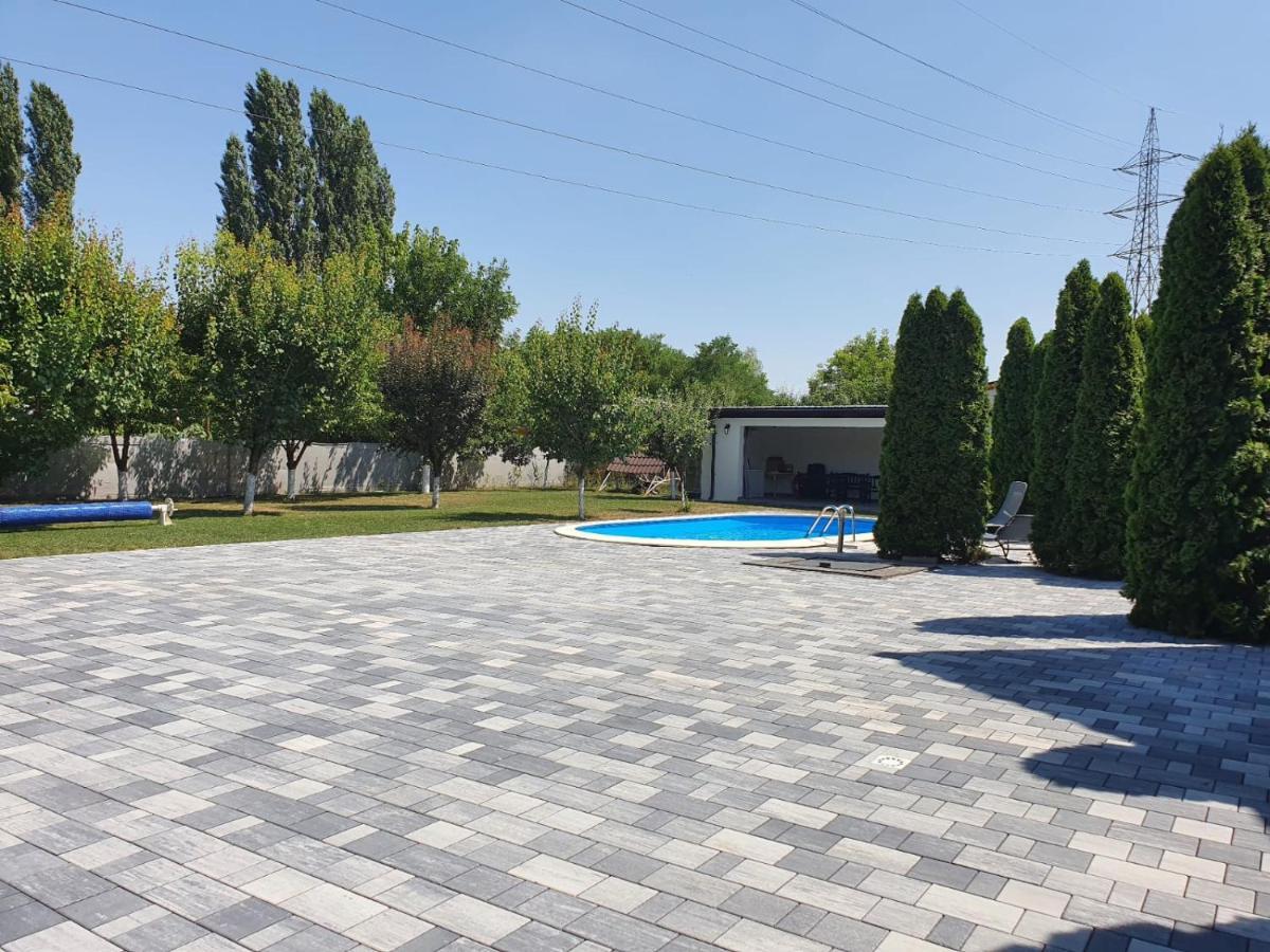 Greenwood Residence Ghiroda Exterior foto